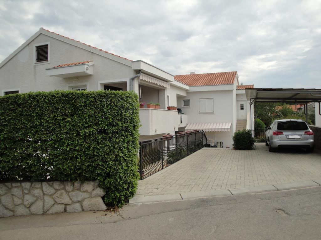 Villa Maria Крк Экстерьер фото
